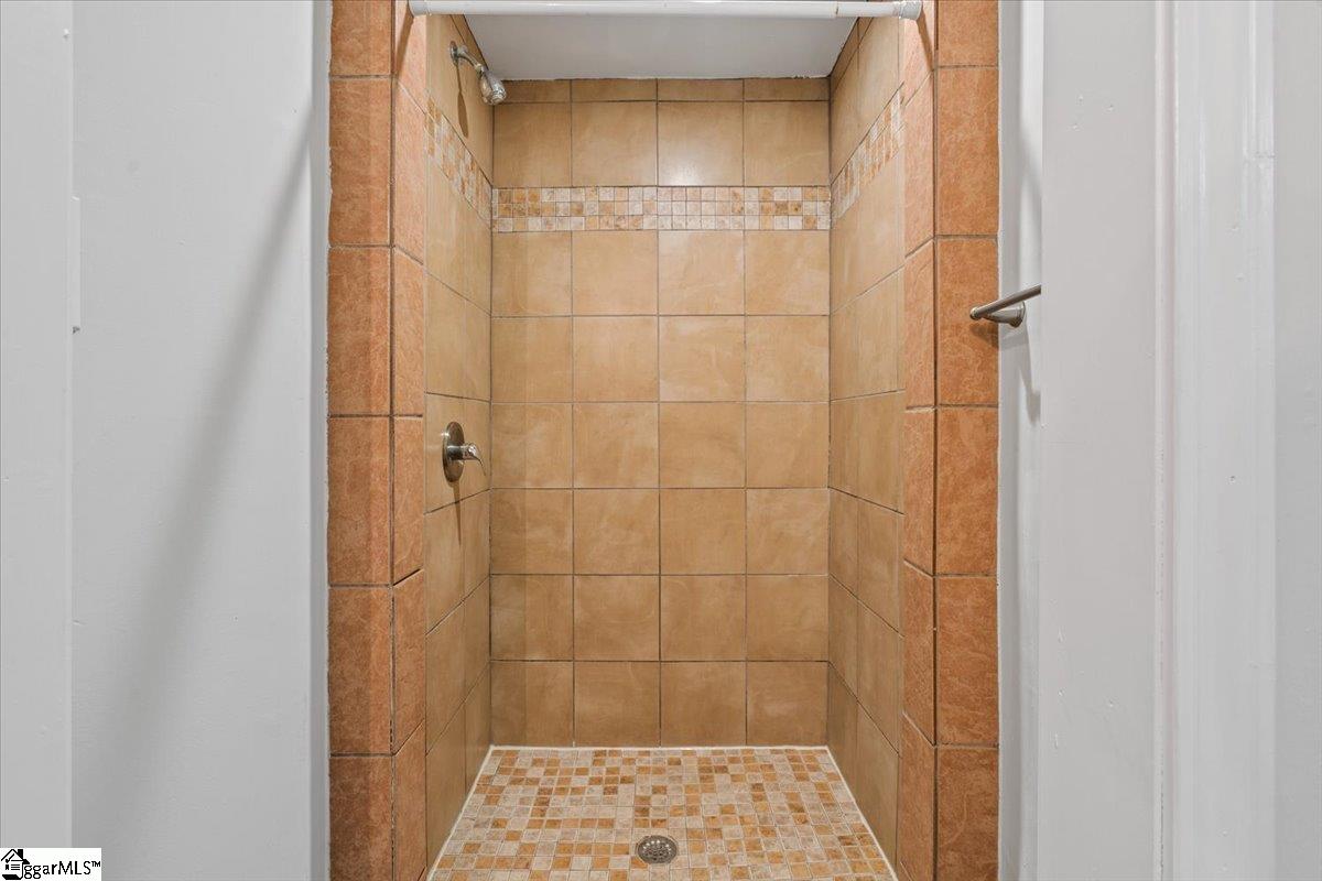 16 West Marion Road Greenville, SC 29617 - Photo 12 of 29 Gallery Image 12
