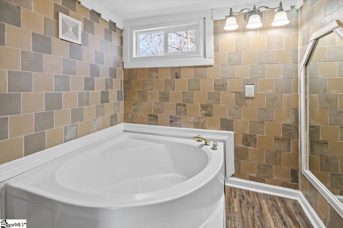 16 West Marion Road Greenville, SC 29617 - Photo 18 of 29 Gallery Image 18