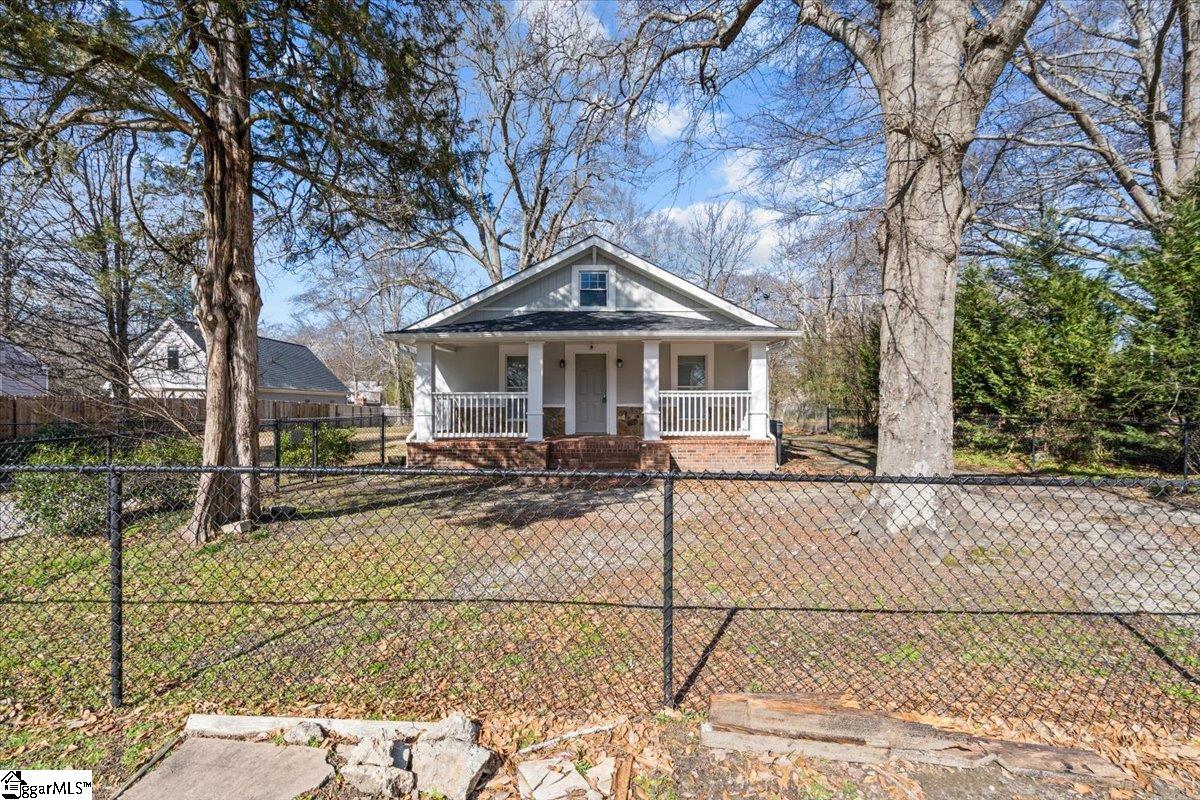 16 West Marion Road Greenville, SC 29617 - Photo 2 of 29 Gallery Image 2