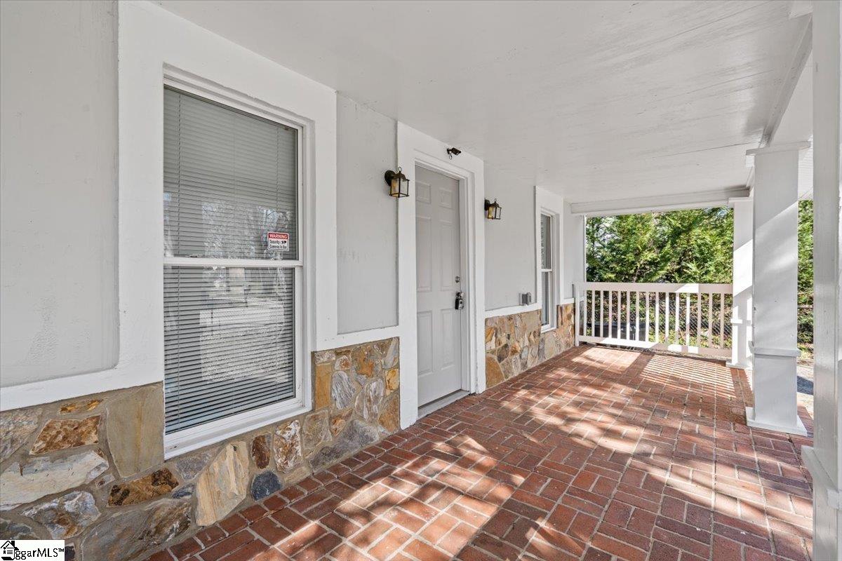 16 West Marion Road Greenville, SC 29617 - Photo 6 of 29 Gallery Image 6