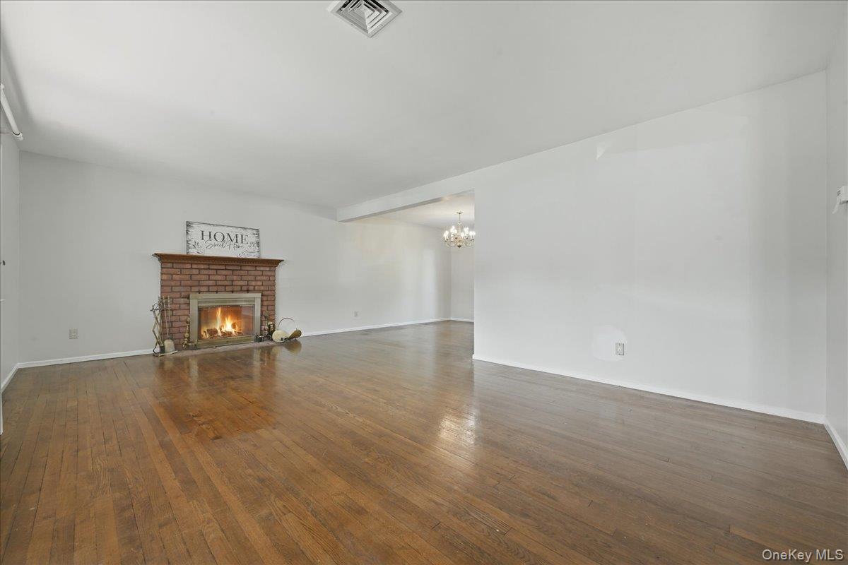 1395 Meadowbrook Road Merrick, NY 11566 - Photo 3 of 44