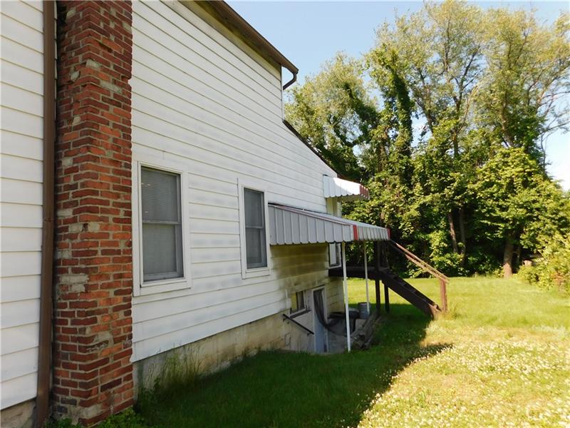 2051 2nd Street Apollo, PA 15613 - Photo 4 of 8 Right side, Second Off-Street parking area