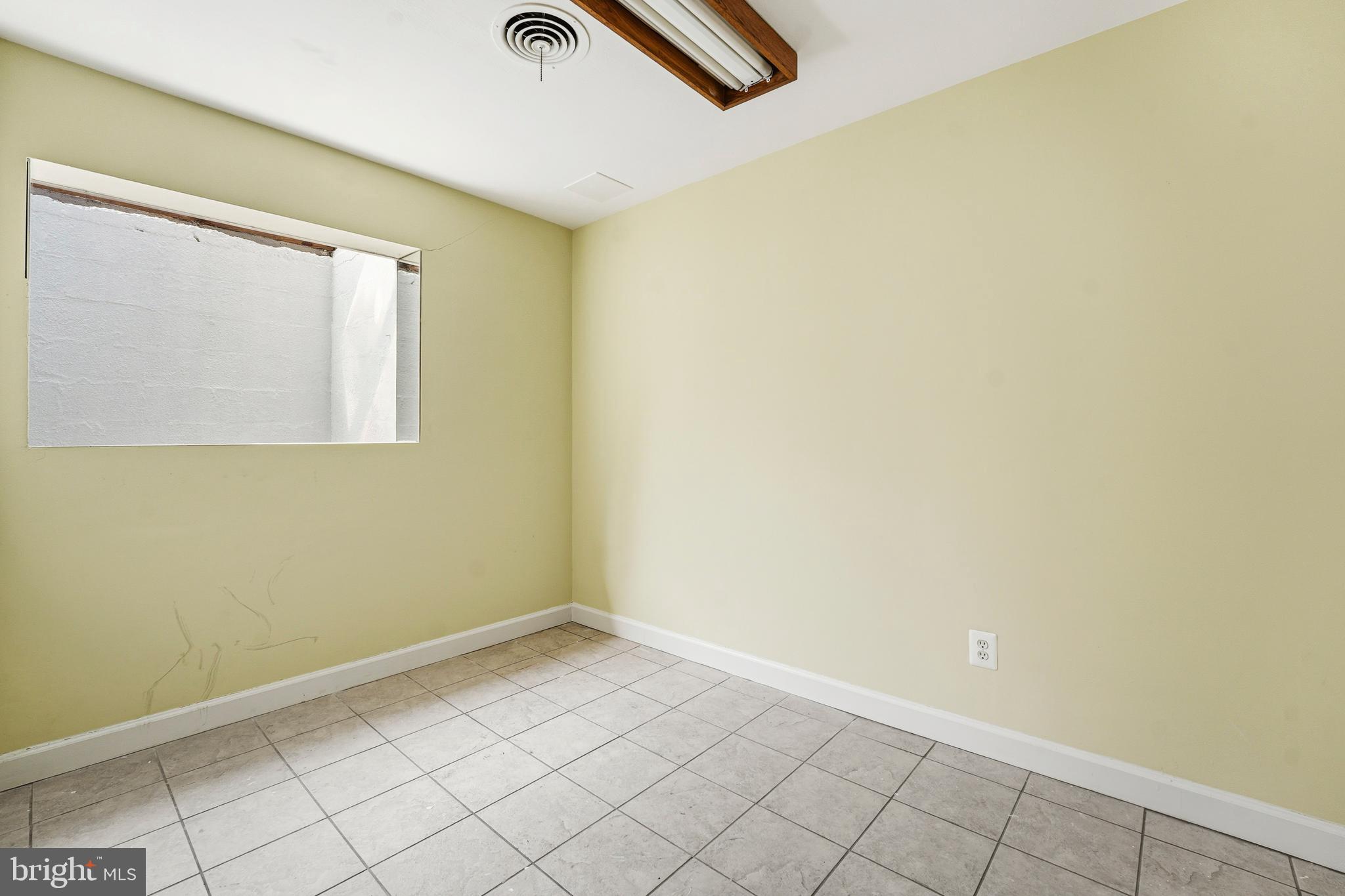 700 Greyrock Drive Silver Spring, MD 20910 - Photo 37 of 48 a view of an empty room