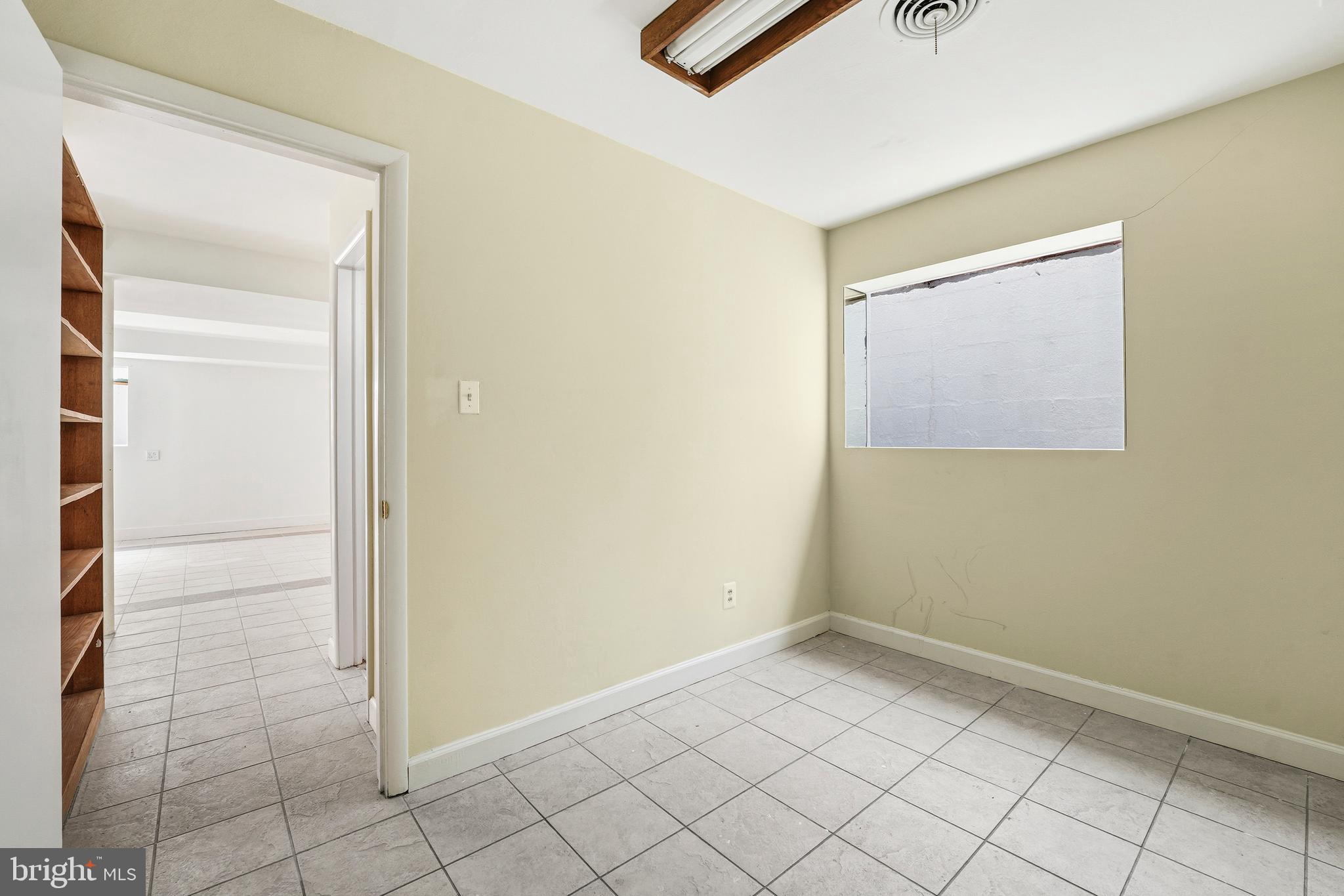 700 Greyrock Drive Silver Spring, MD 20910 - Photo 38 of 48 an empty room with windows