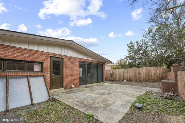 $850,000 | 700 Greyrock Drive, Silver Spring, MD 20910