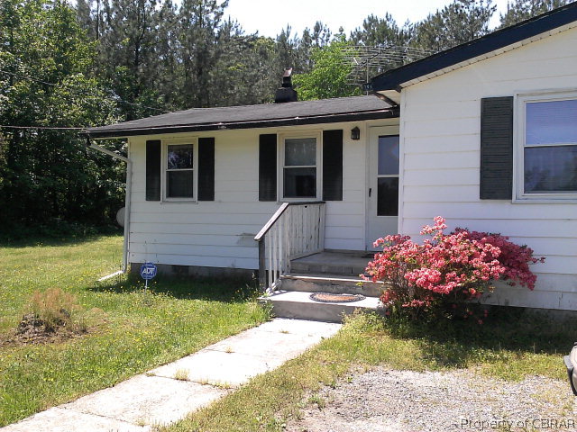 745 Healys Road Locust Hill, VA 23092 - Photo 3 of 6 Close up of home
