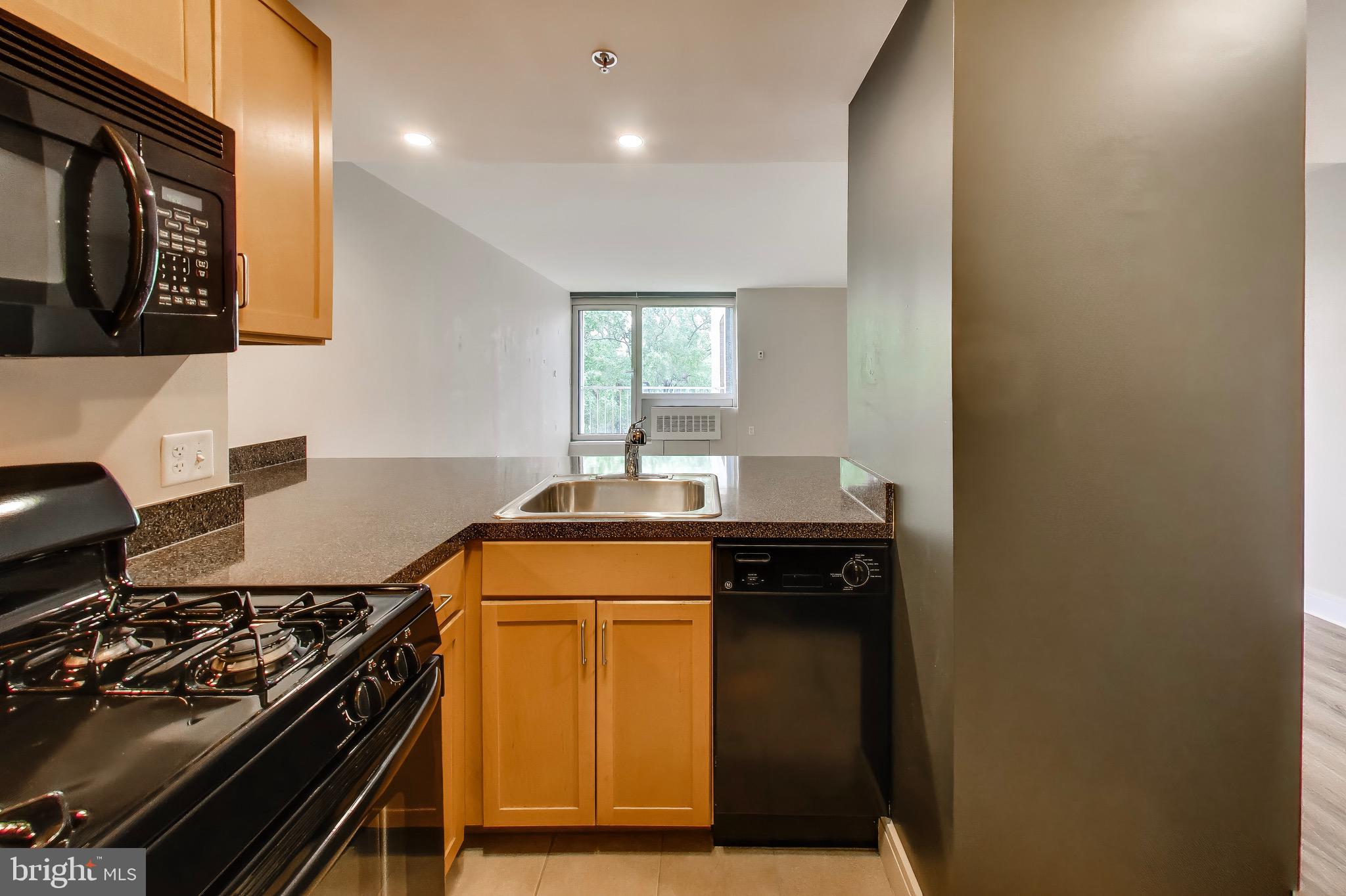 800 4th Street Southwest, Unit S525 Washington, DC 20024 - Photo 4 of 28