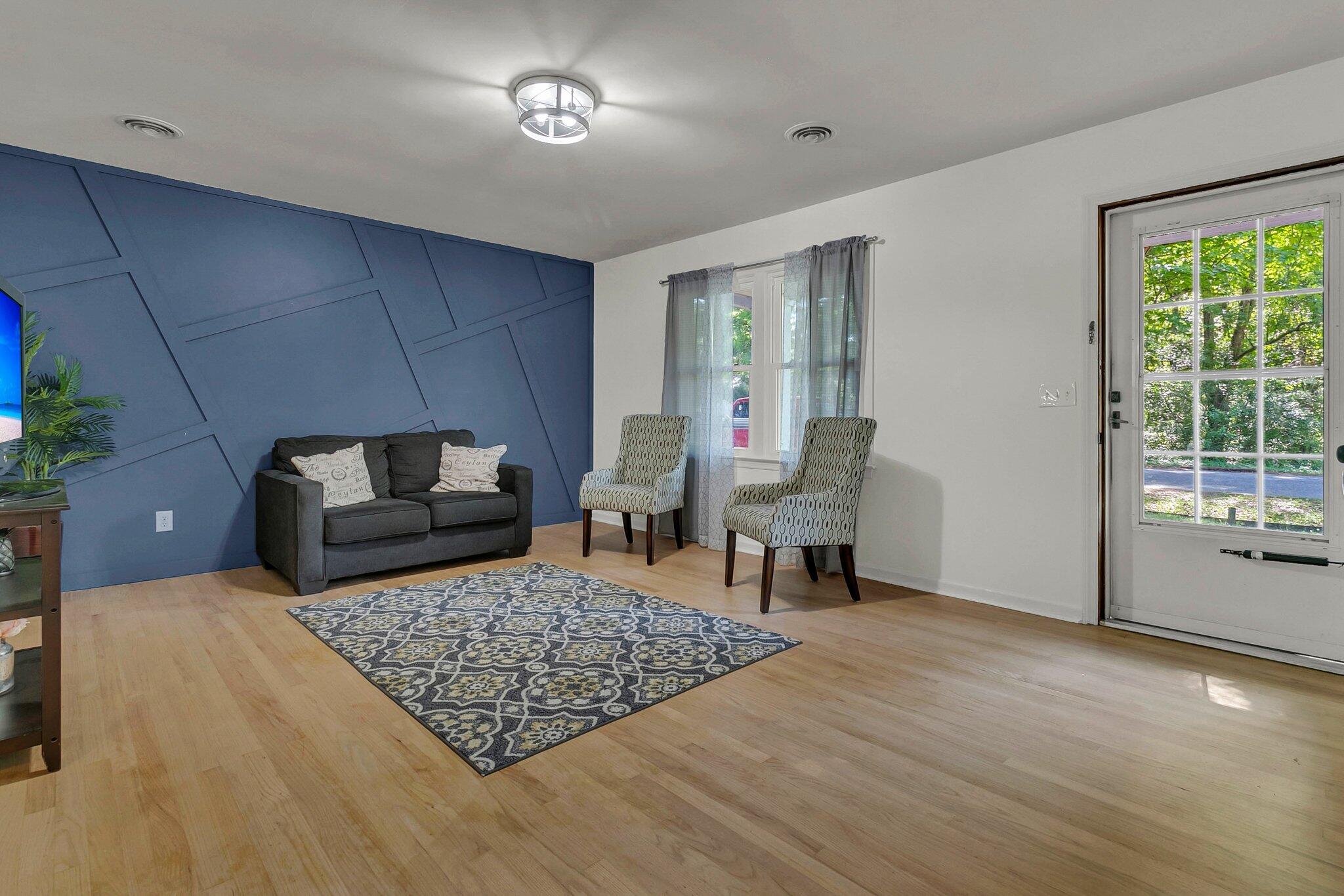 110 Englewood Road Goose Creek, SC 29445 - Photo 12 of 41 Living Room