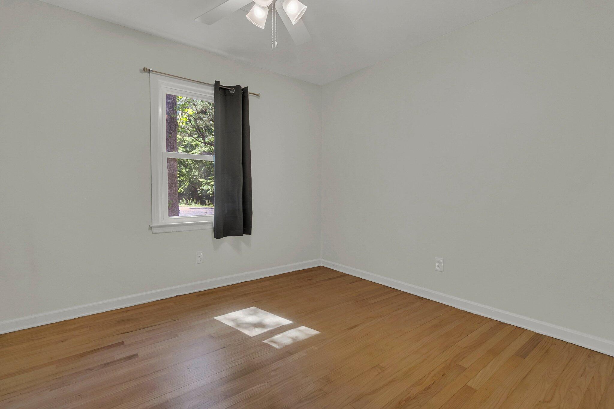 110 Englewood Road Goose Creek, SC 29445 - Photo 28 of 41 front bedroom