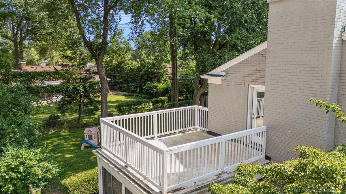 1600 Oxford Road Grosse Pointe, MI 48236 - Photo 41 of 50 50184772-8d816759-f6ad-4ef6-aa7c-d05fdbc1c9cf.JPG