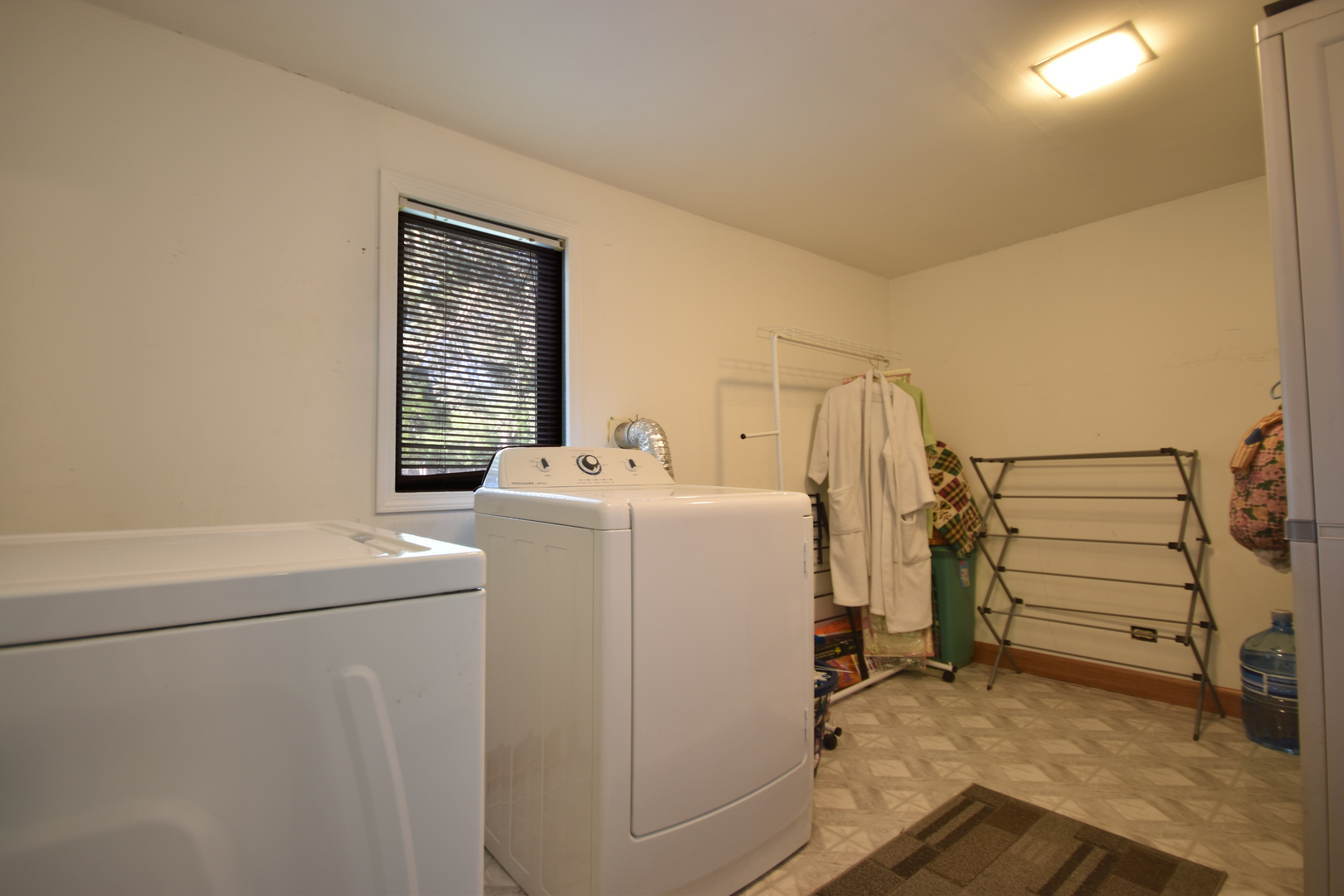 12N199 Hilltop Road Elgin, IL 60123 - Photo 17 of 25