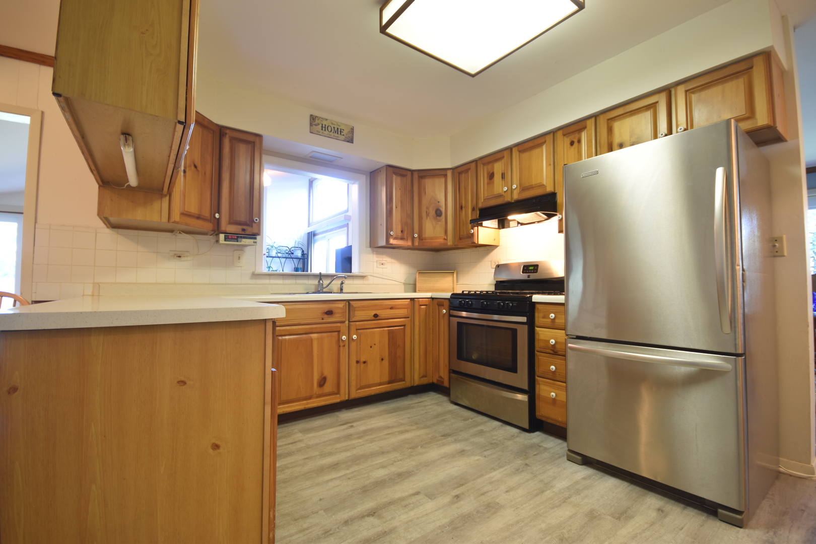 12N199 Hilltop Road Elgin, IL 60123 - Photo 5 of 25