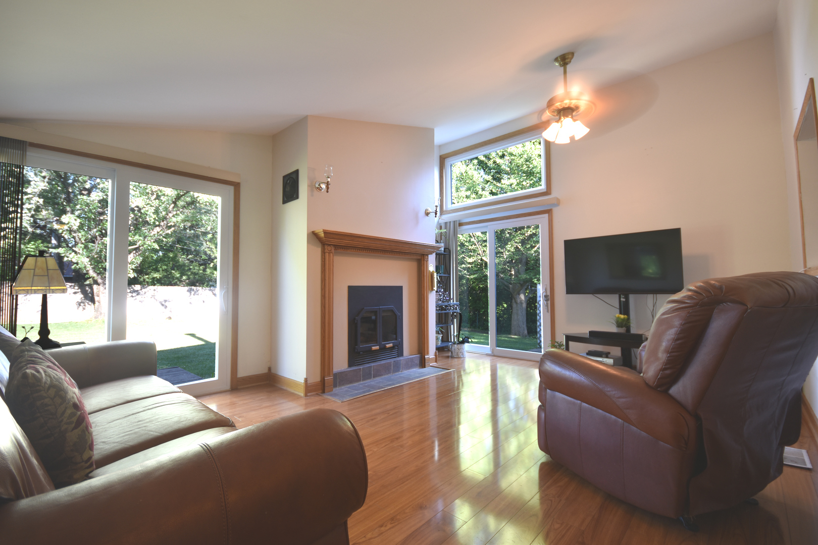 12N199 Hilltop Road Elgin, IL 60123 - Photo 7 of 25