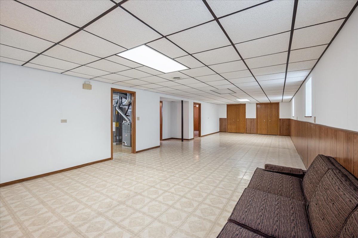 8307 South 77th Court Bridgeview, IL 60455 - Photo 12 of 17