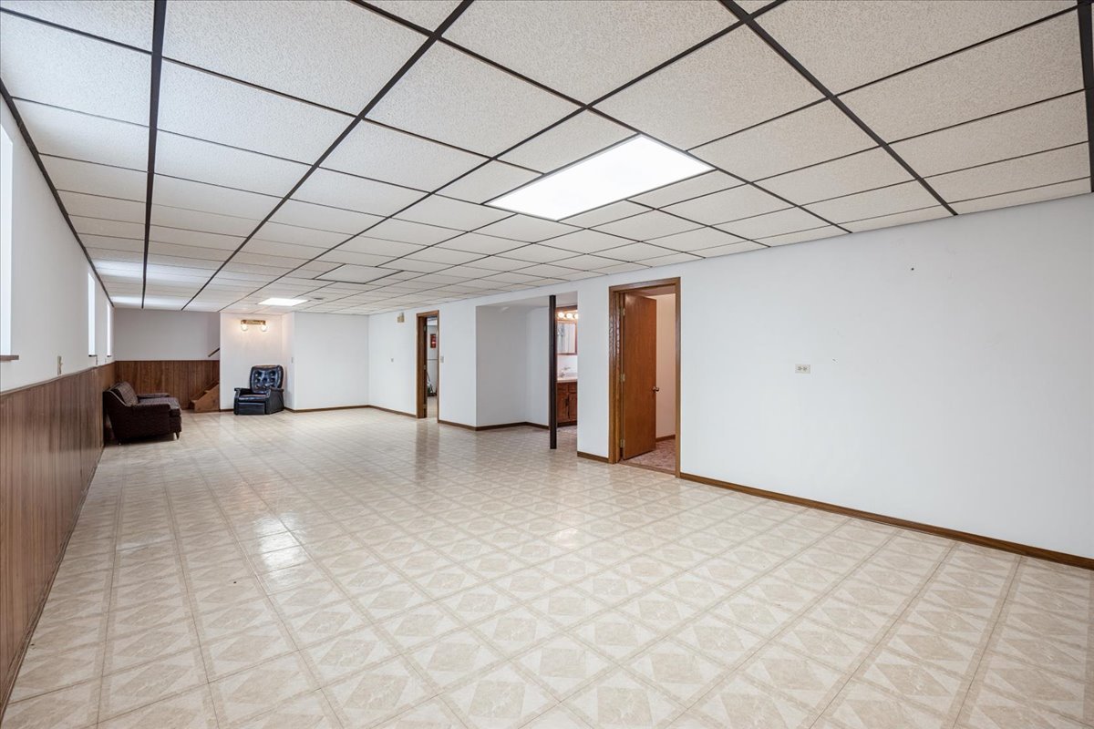 8307 South 77th Court Bridgeview, IL 60455 - Photo 13 of 17