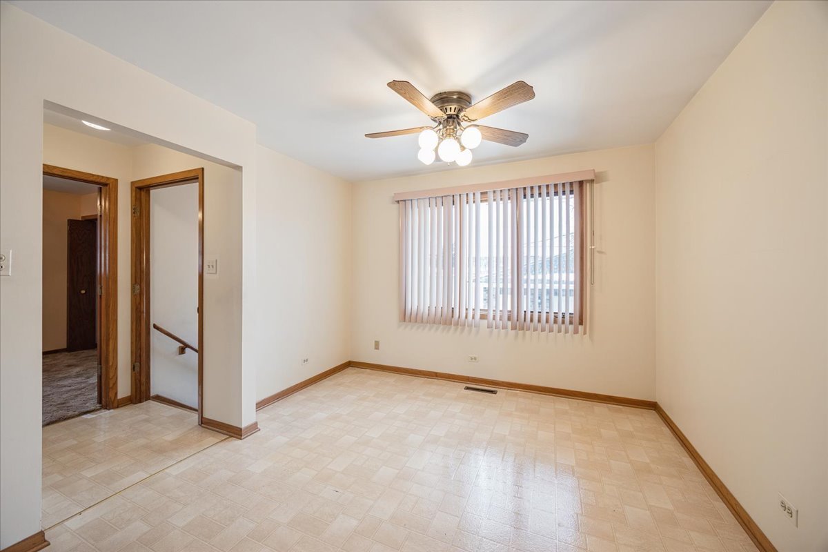 8307 South 77th Court Bridgeview, IL 60455 - Photo 6 of 17