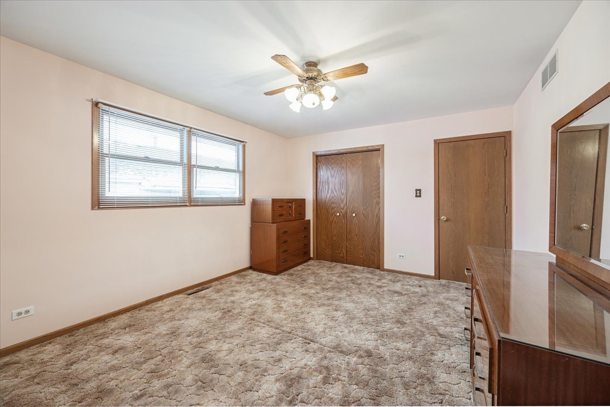 8307 South 77th Court Bridgeview, IL 60455 - Photo 8 of 17