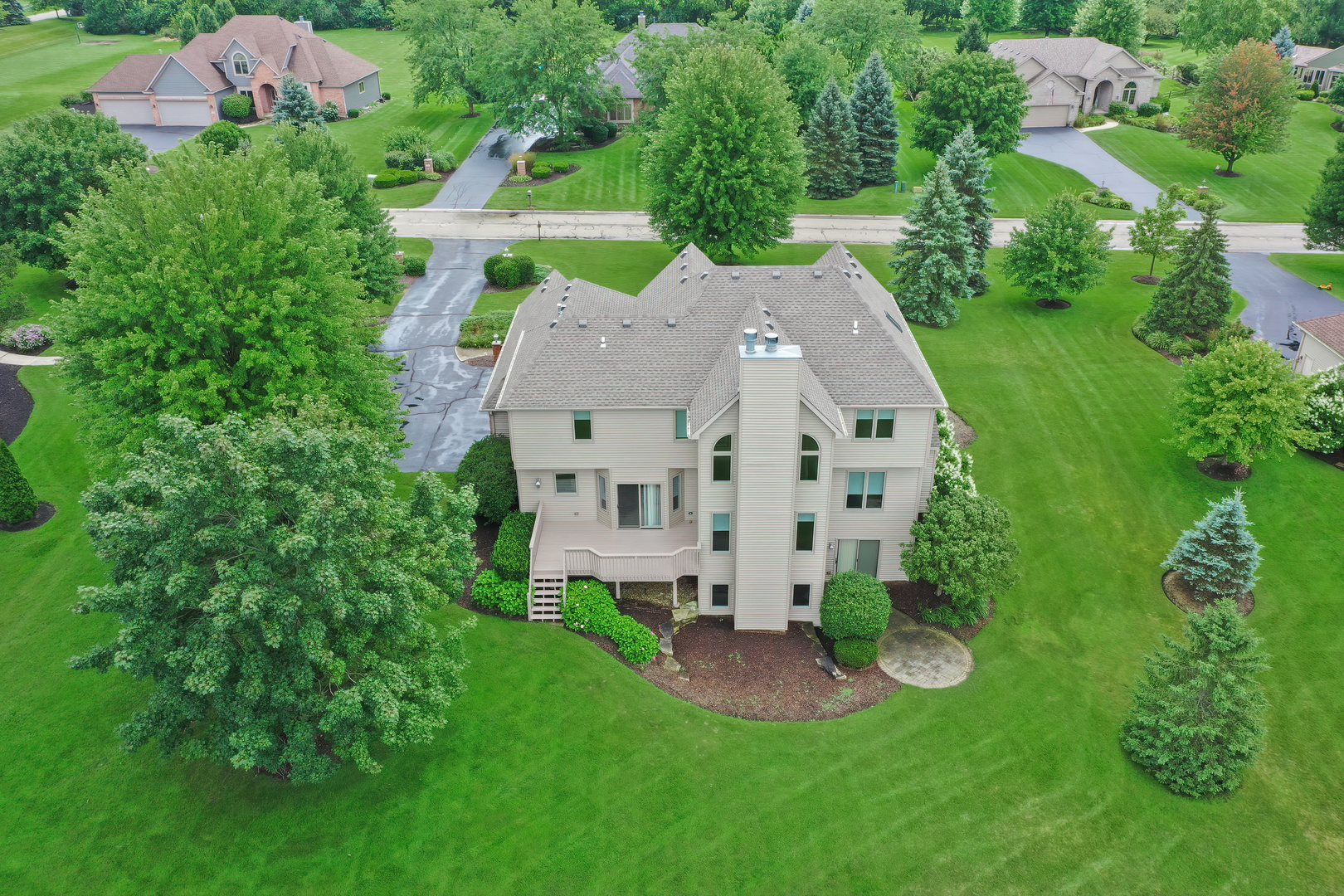 3410 Forest Ridge Drive Spring Grove, IL 60071 - Photo 2 of 62 Gallery Image 2