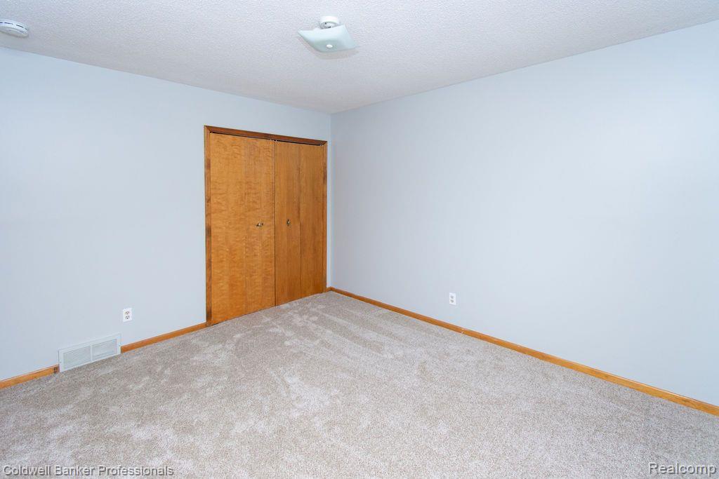 7299 Potter Road Flushing, MI 48433 - Photo 20 of 32