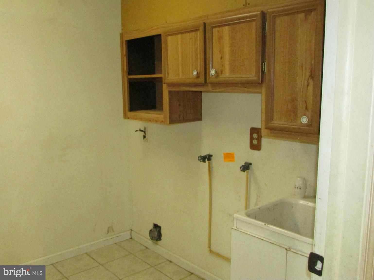 4215 Old Hanover Road Westminster, MD 21158 - Photo 9 of 30 Laundry Room on main level