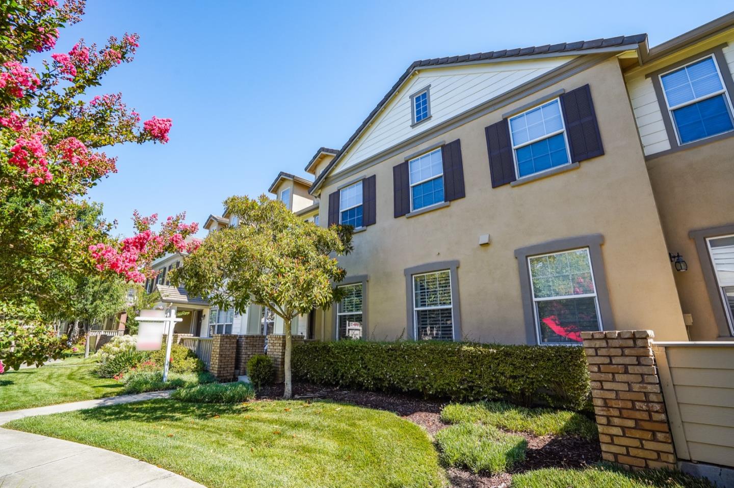 1812 Nancy Lane San Ramon, CA 94582 - Photo 55 of 69 a front view of house with yard