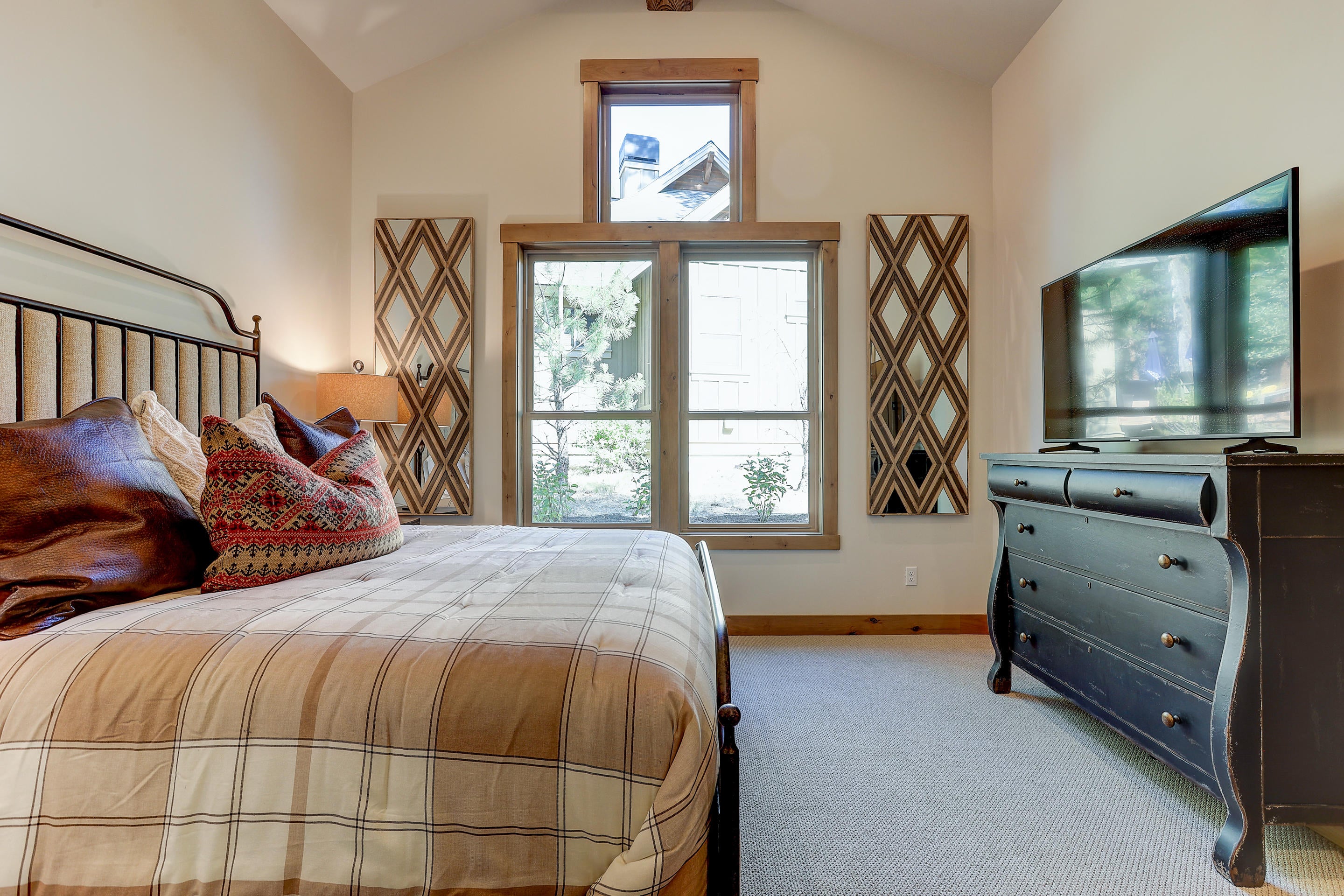 56248 Sable Rock Loop Bend, OR 97707 - Photo 53 of 87 Bedroom #2