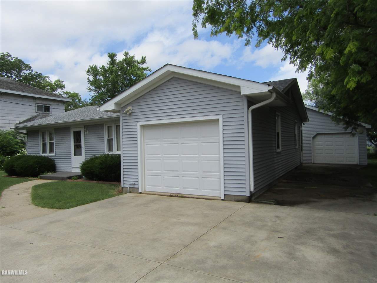 24953 Locust Road Lanark, IL 61046 - Photo 3 of 20 Gallery Image 3