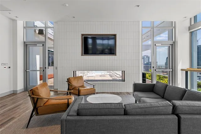 $8,800 | 777 3rd Avenue North, Unit 1502, St. Petersburg, FL 33701