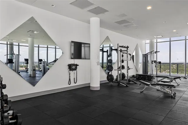 $8,800 | 777 3rd Avenue North, Unit 1502, St. Petersburg, FL 33701