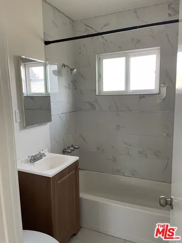 $2,550 | 1963 17th Street, Unit 5, Santa Monica, CA 90404