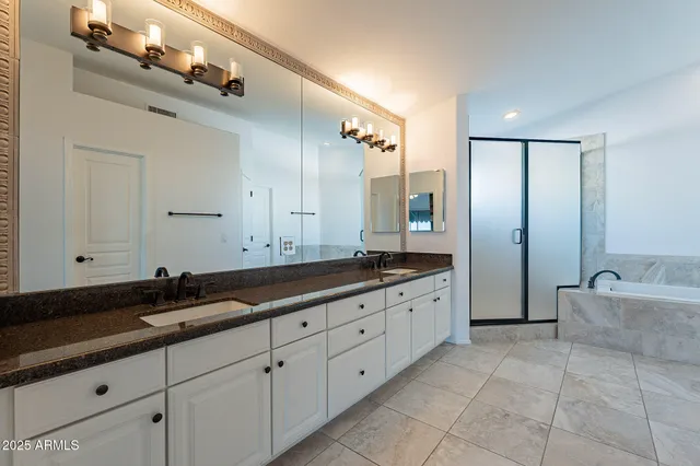 $2,700 | 7240 North Dreamy Draw Drive, Unit 123, Phoenix, AZ 85020