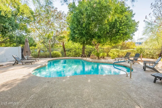 $2,700 | 7240 North Dreamy Draw Drive, Unit 123, Phoenix, AZ 85020