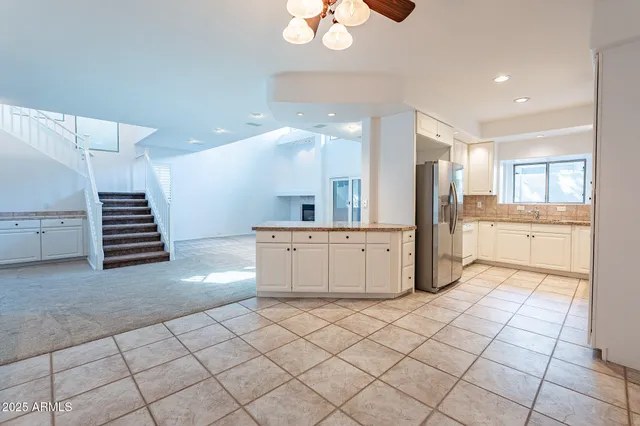 $2,700 | 7240 North Dreamy Draw Drive, Unit 123, Phoenix, AZ 85020