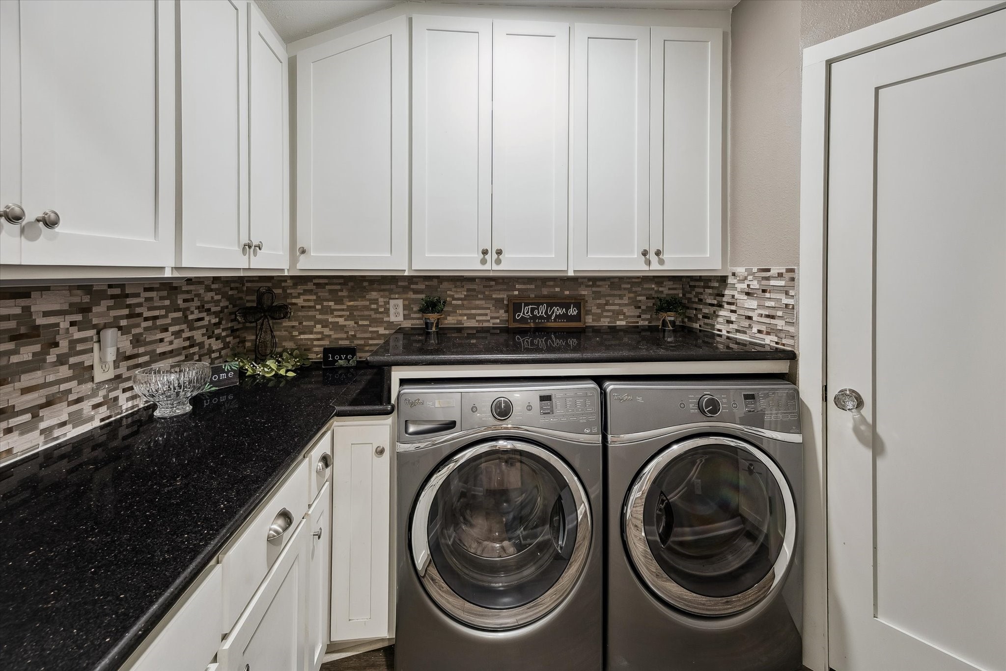 1423 Richelieu Lane Houston, TX 77018 - Photo 25 of 46 a view of washer and dryer