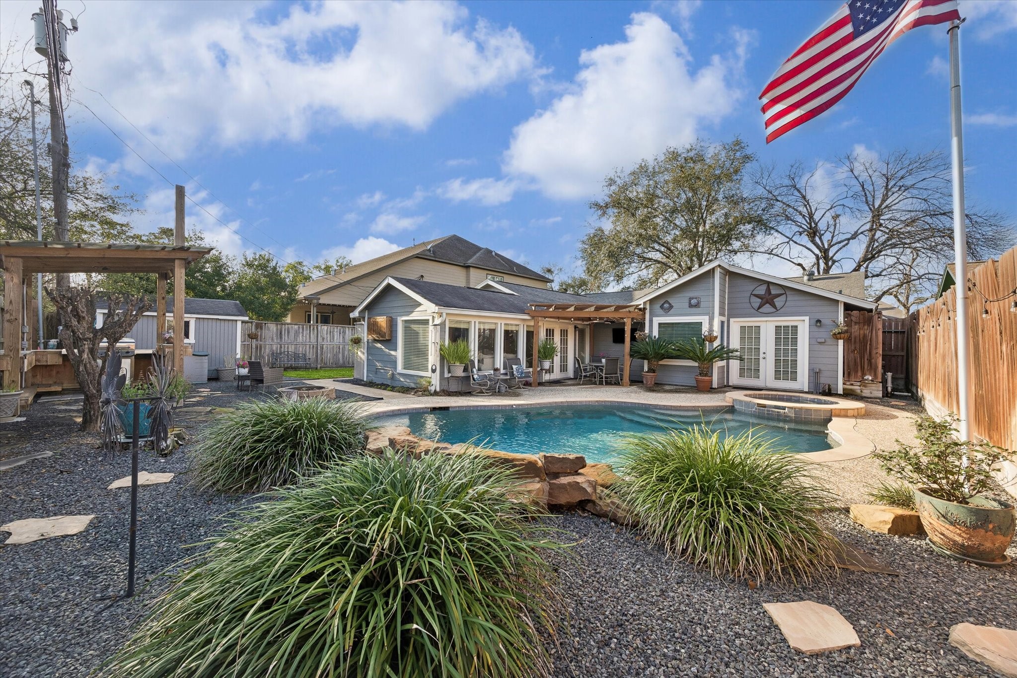 1423 Richelieu Lane Houston, TX 77018 - Photo 34 of 46 a front view of a house with garden
