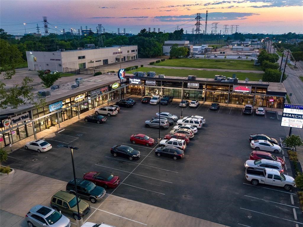1423 Richelieu Lane Houston, TX 77018 - Photo 39 of 46 a view of a city