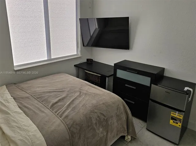 $999 | 701 Northwest 127th Place, Unit NULL, Miami, FL 33182