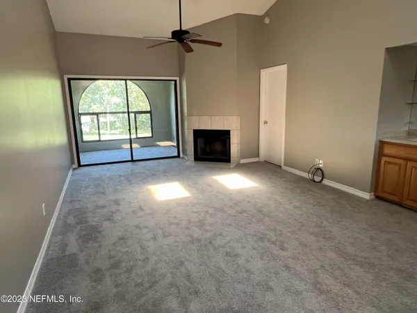 $1,600 | 3809 La Vista Circle, Unit 231, Jacksonville, FL 32217