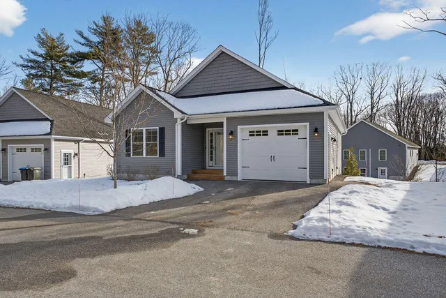 $495,000 | 3 Aquatic Way, Unit 7, Windham, ME 04062