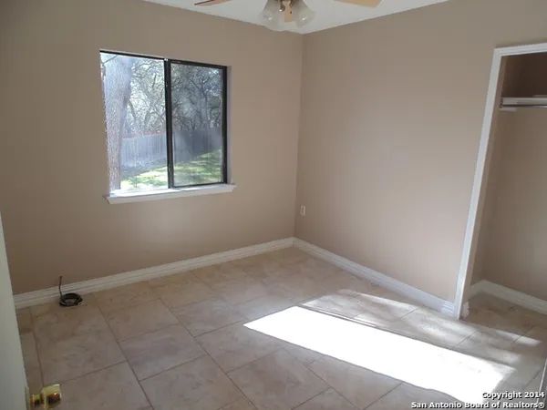 $1,825 | 8402 Aristotle, Universal City, TX 78148