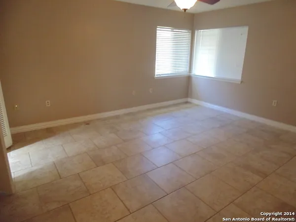 $1,825 | 8402 Aristotle, Universal City, TX 78148