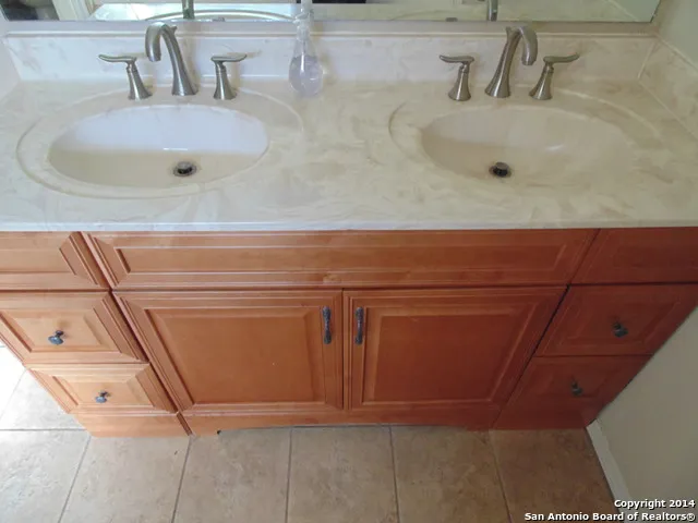 $1,800 | 8402 Aristotle, Universal City, TX 78148