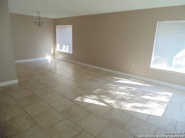 $1,825 | 8402 Aristotle, Universal City, TX 78148