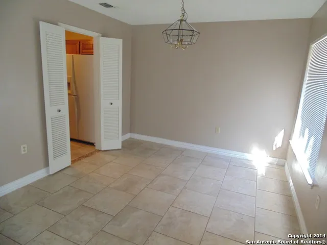 $1,800 | 8402 Aristotle, Universal City, TX 78148