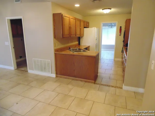 $1,800 | 8402 Aristotle, Universal City, TX 78148