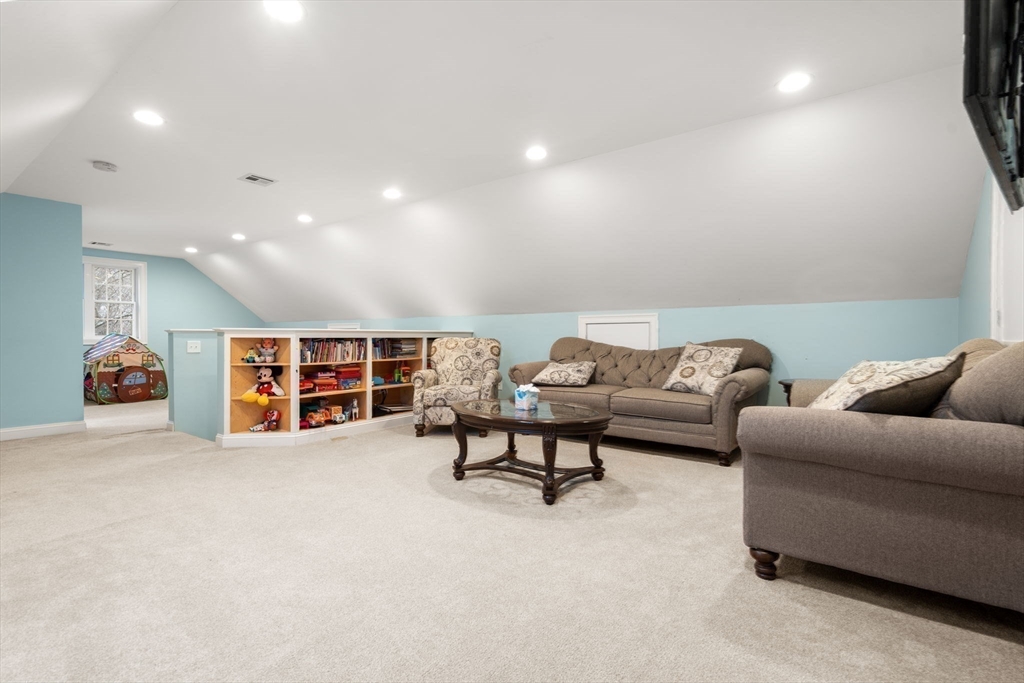 40 Constance Road Boston, MA 02132 - Photo 25 of 35 Gallery Image 25
