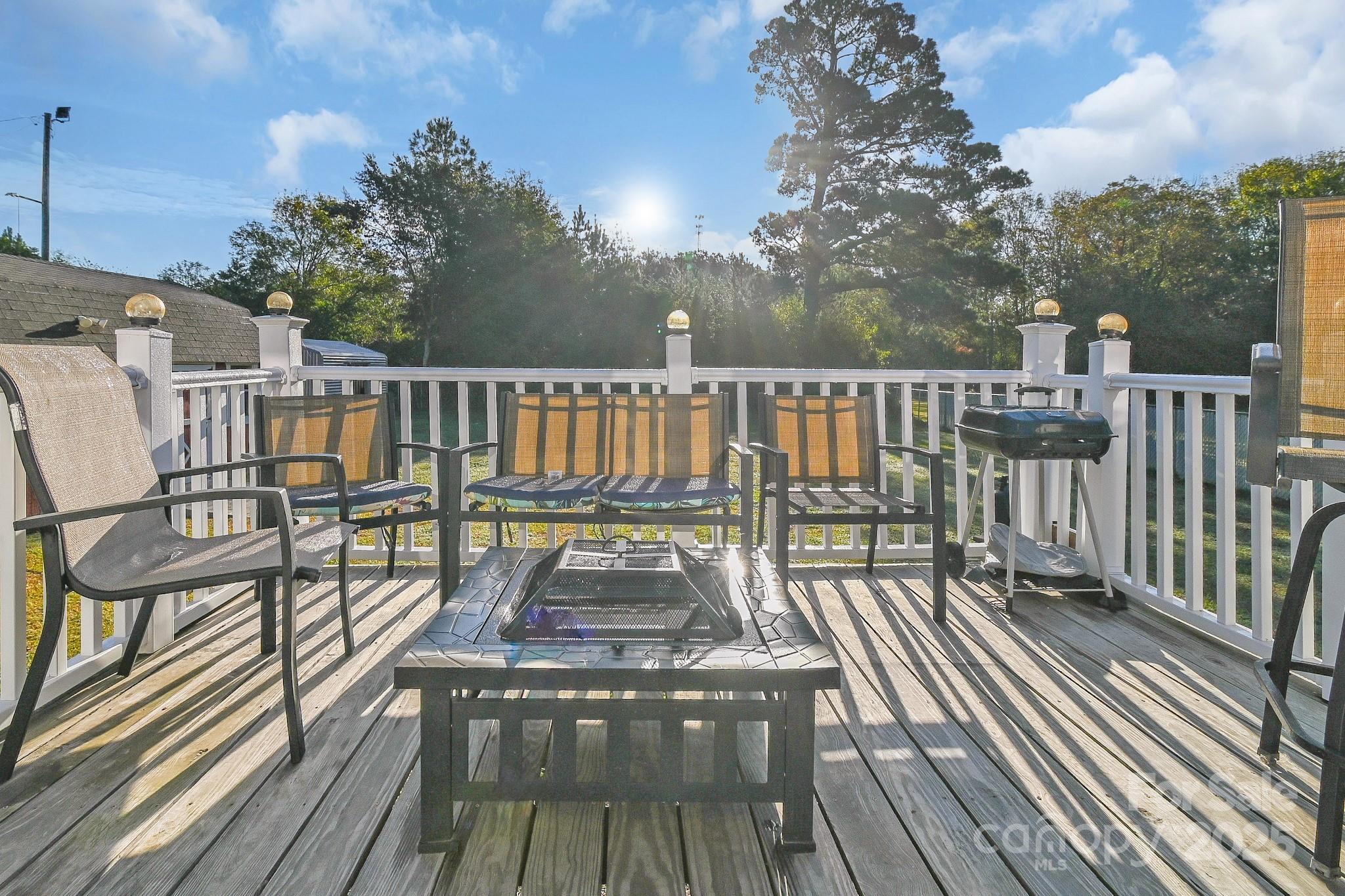 508 Old York Road Chester, SC 29706 - Photo 14 of 48 a view of balcony with wooden floor and fence