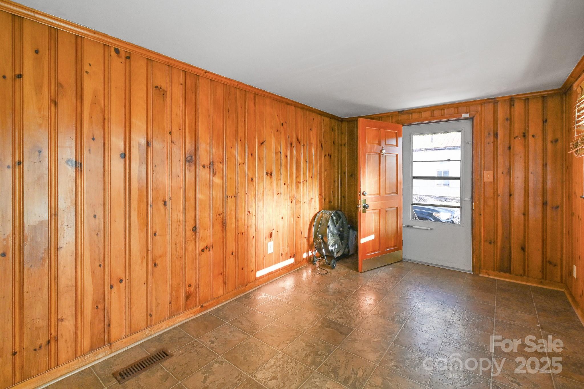 508 Old York Road Chester, SC 29706 - Photo 25 of 48 a view of a room with toys and furniture