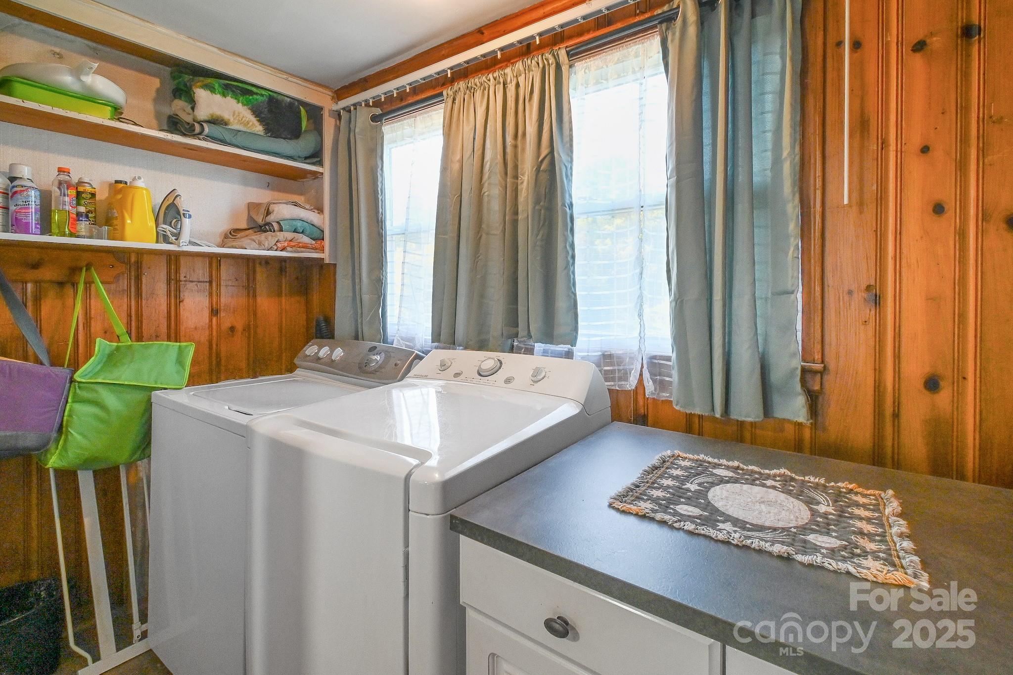 508 Old York Road Chester, SC 29706 - Photo 29 of 48 a room with a bed and a window