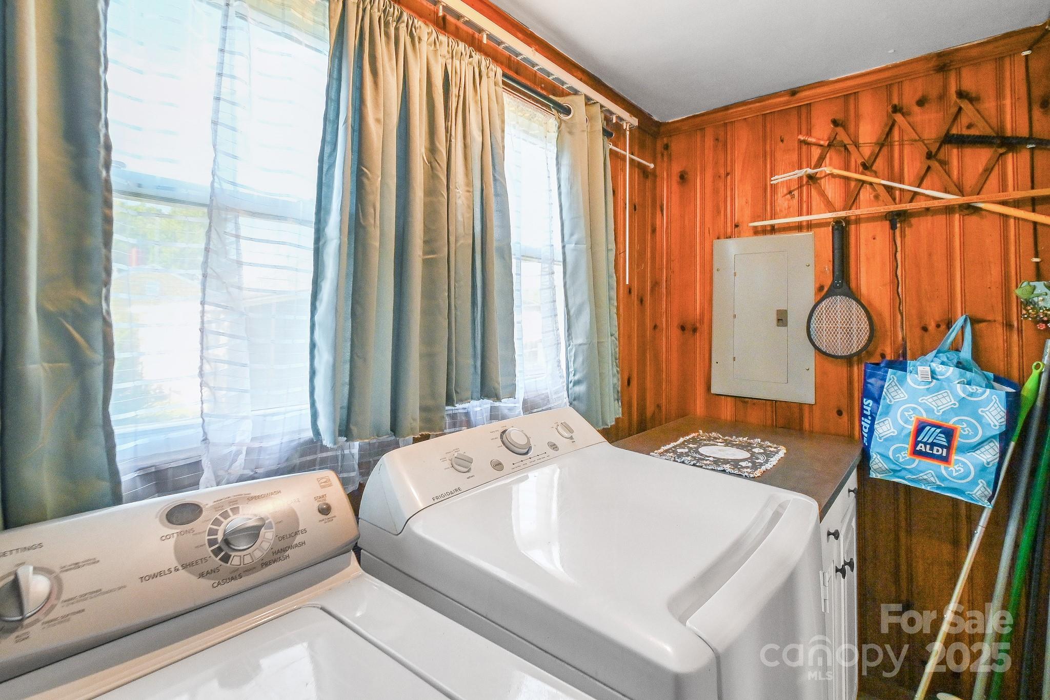 508 Old York Road Chester, SC 29706 - Photo 30 of 48 a bedroom with a bed and a window